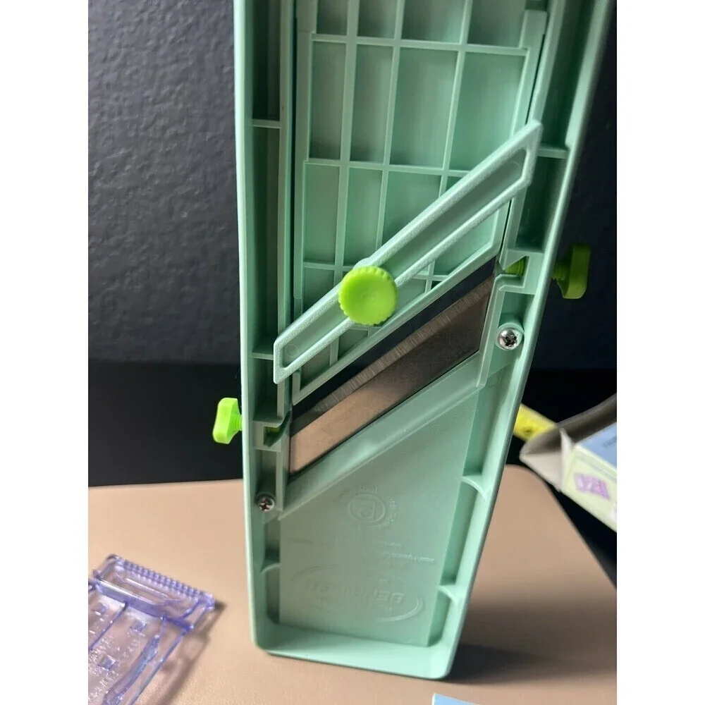 Benriner Japanese Mandoline Slicer for Fruit Vegetable Made in Japan [Green]
